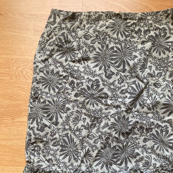 Vintage Old Navy ruffle A-line skirt - Picture 2 of 5